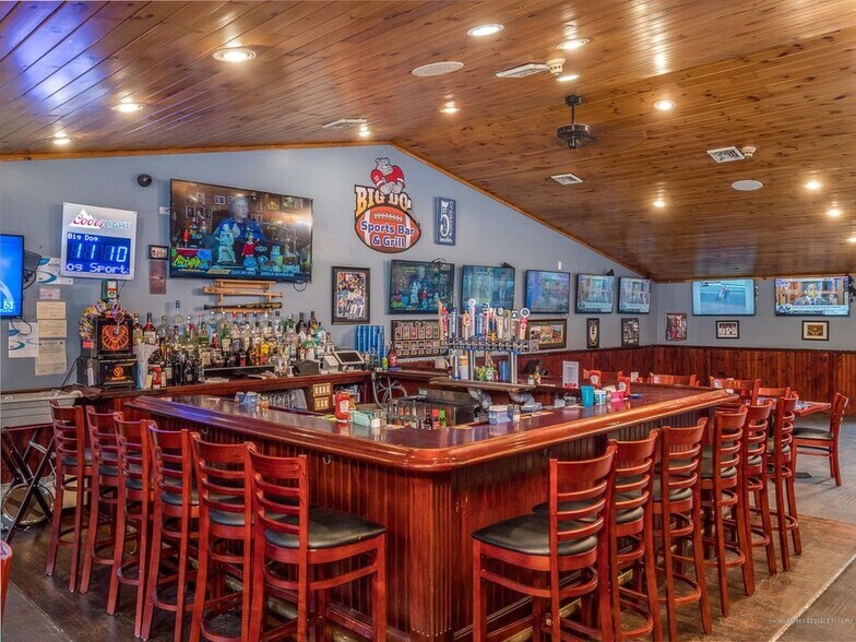 More Photos Of 656 N High St, Bridgton Hotel For Sale