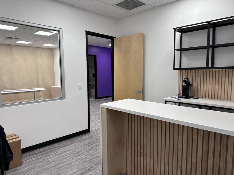 More Photos Of 1715 N Rosemont, Mesa Warehouse For Lease