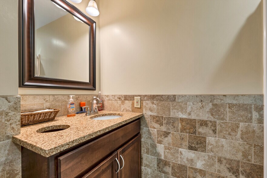 More Photos Of 48 Powers St, Milford Warehouse For Sale