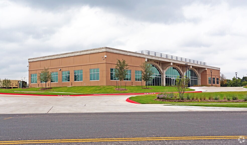 More Photos Of 5811 Trade Center Dr, Austin Office For Sale