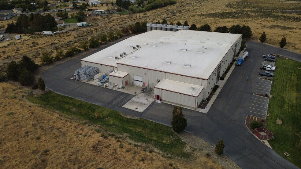 More Photos Of 8111 Keene Rd, West Richland Manufacturing For Sale