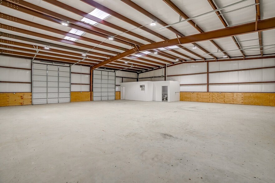 More Photos Of 4580 J D Mouser Pky, Alvarado Unknown For Lease