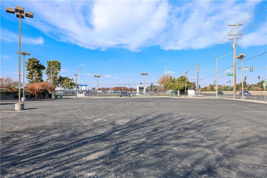 More Photos Of 2979 N Winton Way, Atwater Auto Dealership For Lease
