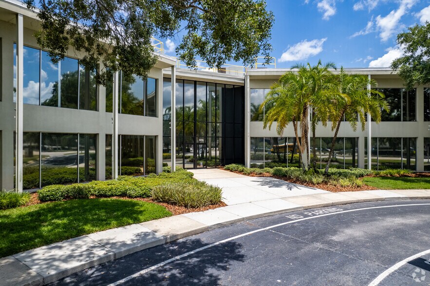 More Photos Of 3191 Maguire Blvd, Orlando Unknown For Lease