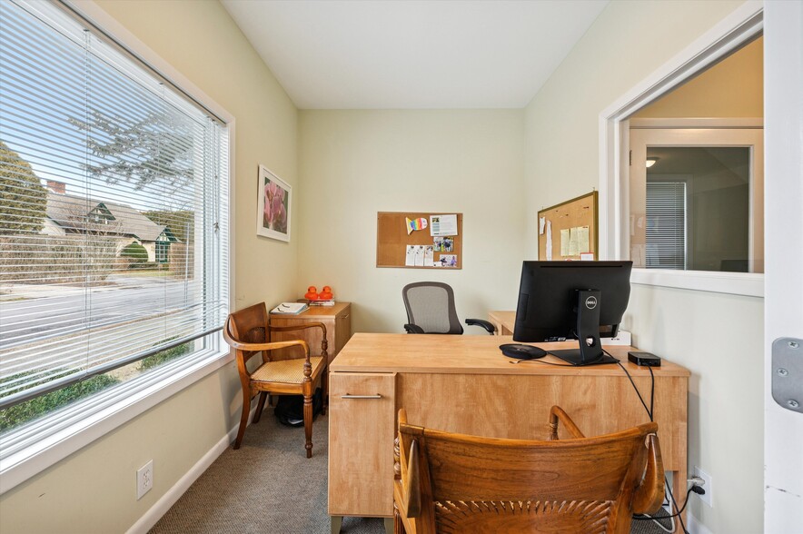 More Photos Of 28 Cameron St, Southampton Freestanding For Sale