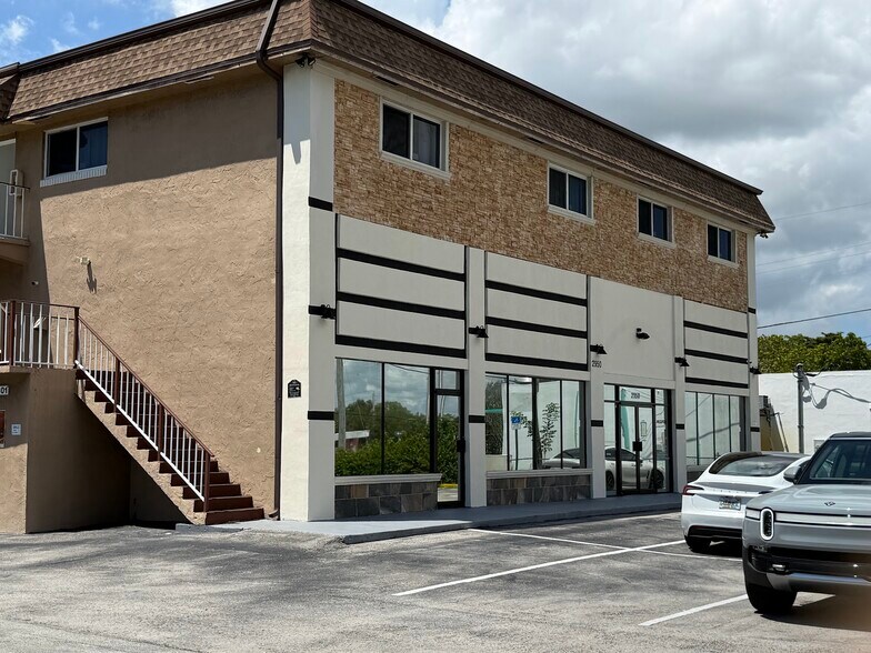 More Photos Of 2950 W Griffin Rd, Fort Lauderdale Freestanding For Lease
