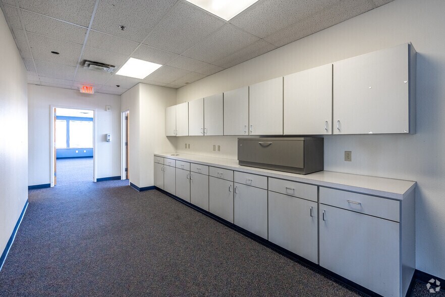 More Photos Of 11 E Church St, Marshalltown Unknown For Sale