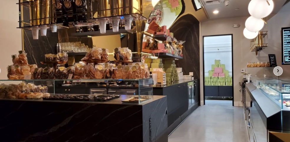 More Photos Of 75 W Walnut St, Pasadena Apartments For Lease