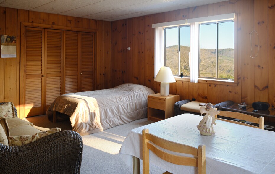 More Photos Of 35 Fawn Ledge Ln, Jamaica Religious Facility For Sale