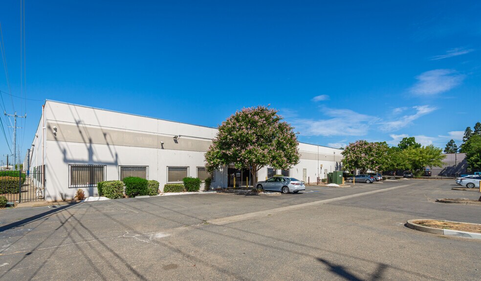 More Photos Of 4150 Florin Perkins Rd, Sacramento Warehouse For Sale