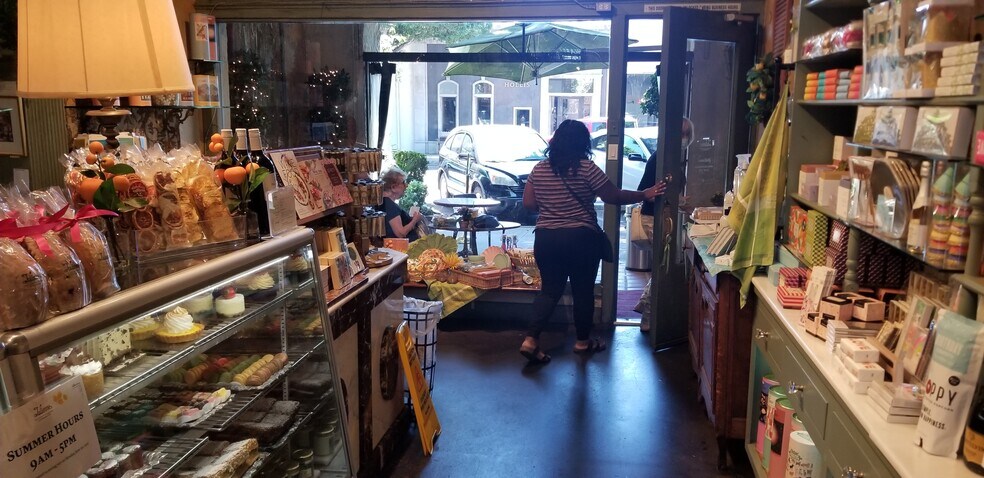 More Photos Of 2647-2649 Mission St, San Marino Restaurant For Sale