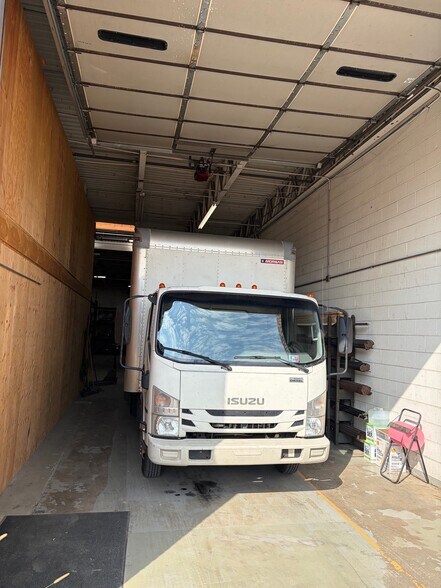 More Photos Of 165 Industry Ave, Frankfort Warehouse For Lease