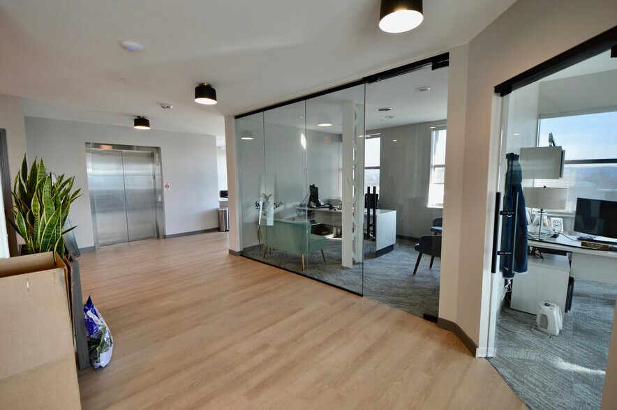 More Photos Of 535 Madison Ave, Covington Office For Lease