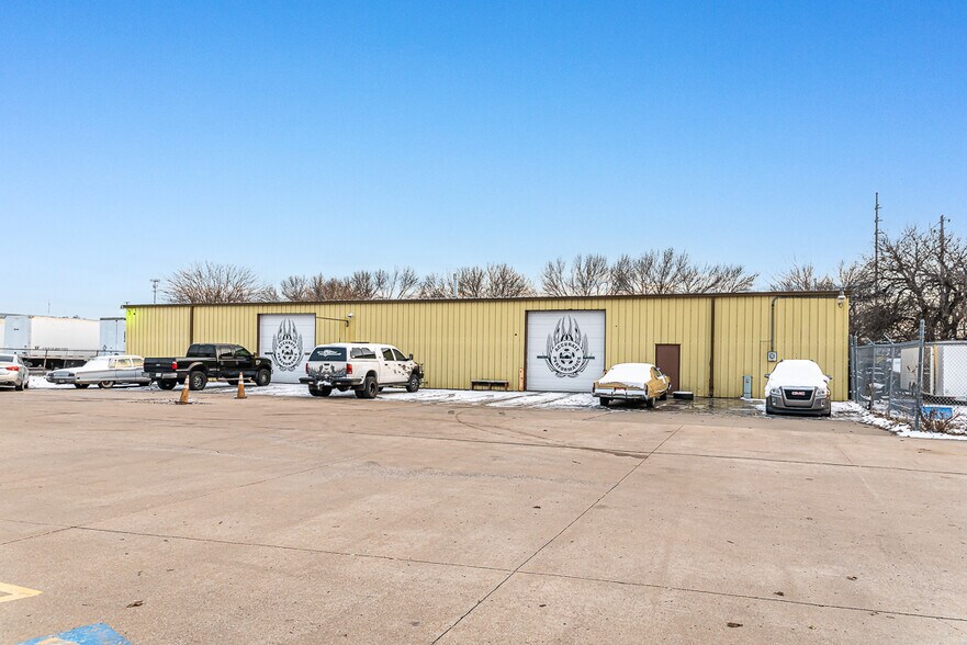 More Photos Of 423 S 42nd St, Kansas City Warehouse For Sale