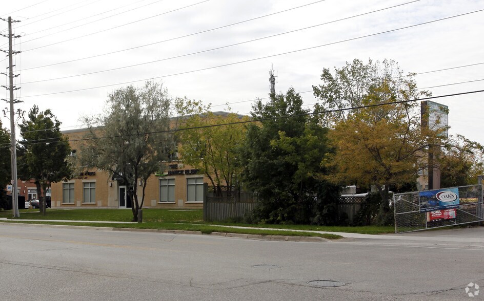 More Photos Of 330 Bronte St S, Milton Office For Sale