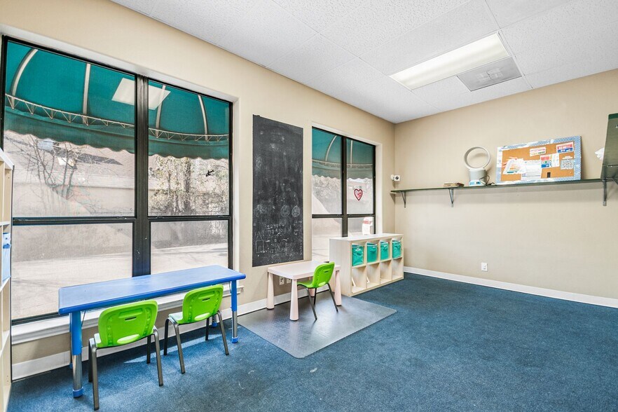 More Photos Of 14235 Blanco Rd, San Antonio Office For Sale