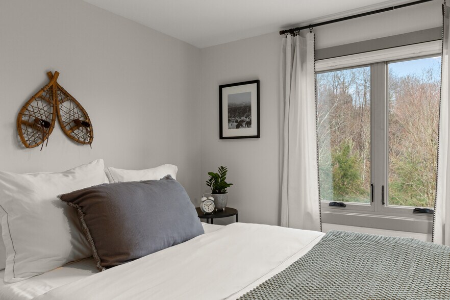 More Photos Of 56 Turner Mill Ln, Stowe Specialty For Sale