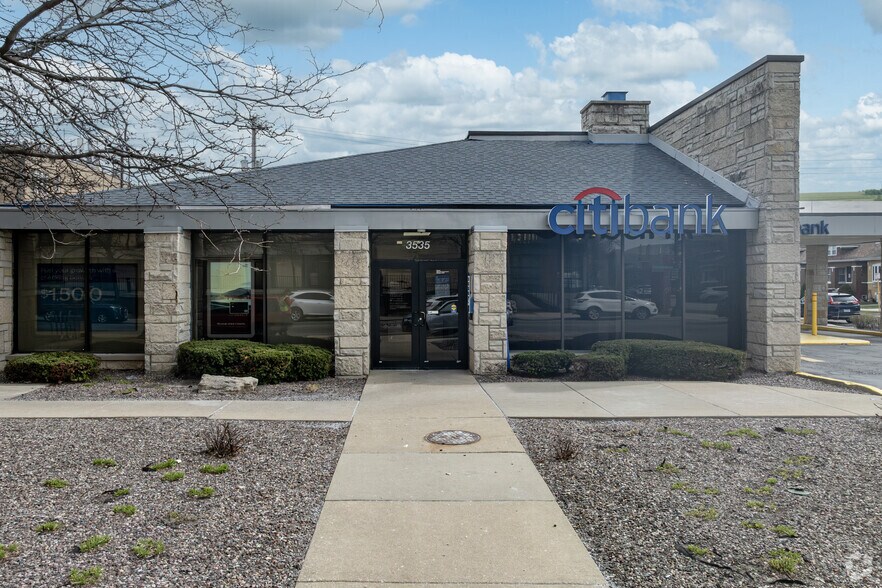 More Photos Of 3535 N Central Ave, Chicago Bank For Sale