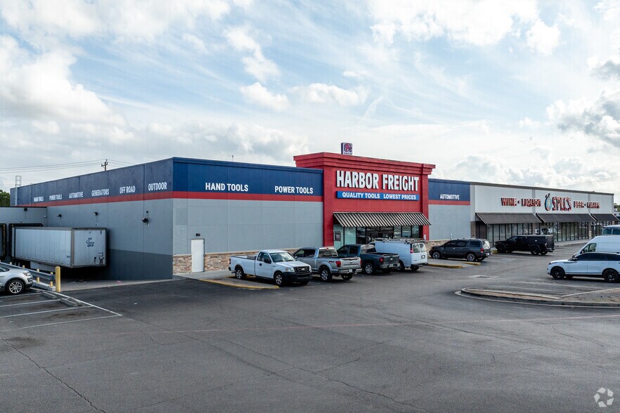 Primary Photo Of 23611 Highway 59, Porter Supermarket For Sale