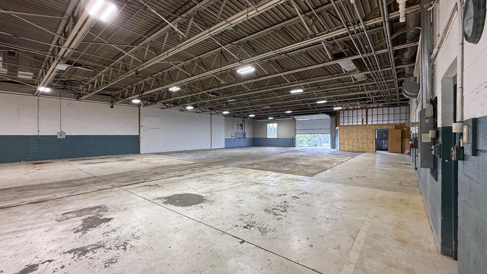 More Photos Of 1350 Balata St, Easton Warehouse For Sale
