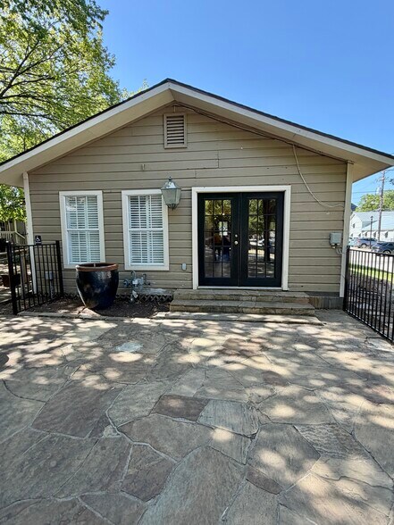 More Photos Of 7110 Elm St, Frisco Storefront Retail Office For Lease