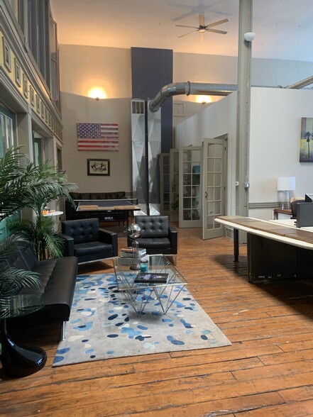 More Photos Of 2250 W Grand Ave, Chicago Storefront Retail Office For Lease