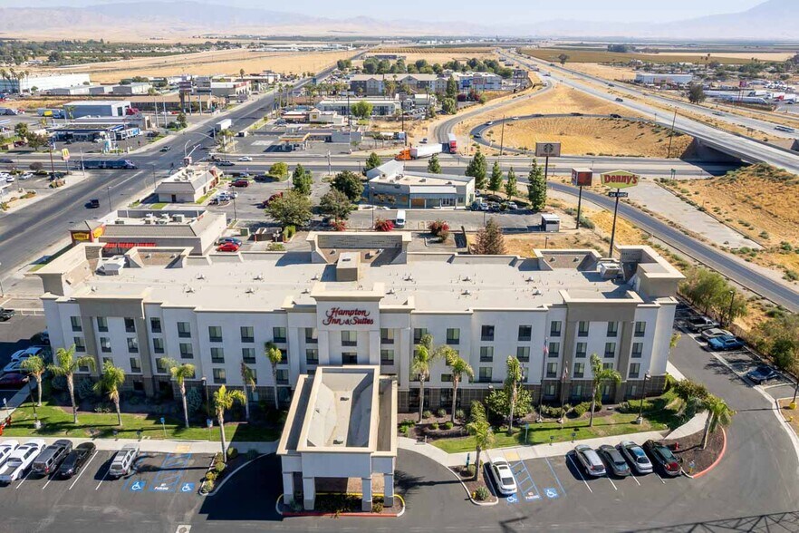 More Photos Of 7941 E Brundage Ln, Bakersfield Hotel For Sale