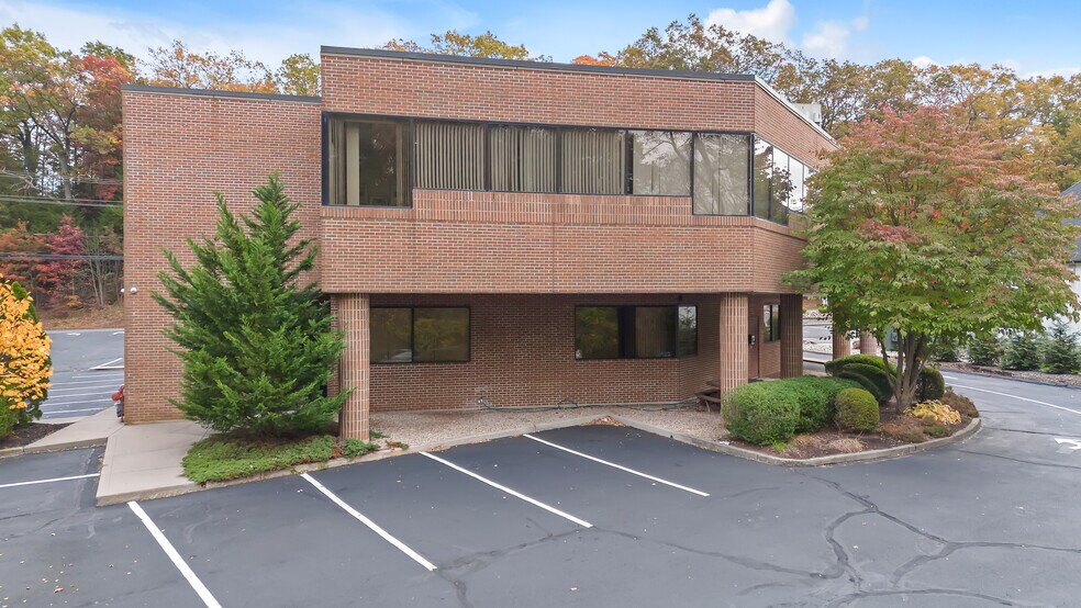 More Photos Of 72 Queen St, Southington Office For Lease