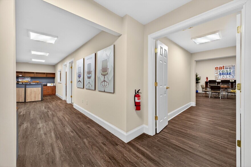 More Photos Of 3413 Griffin St, Portsmouth Light Distribution For Sale