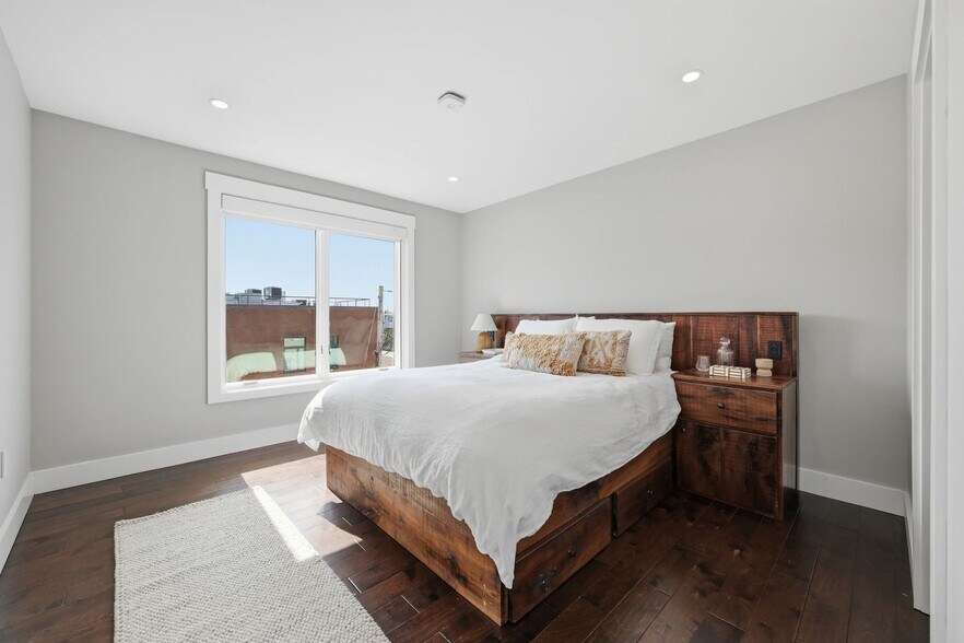 More Photos Of 443 Walnut St, Sewickley Flex For Sale