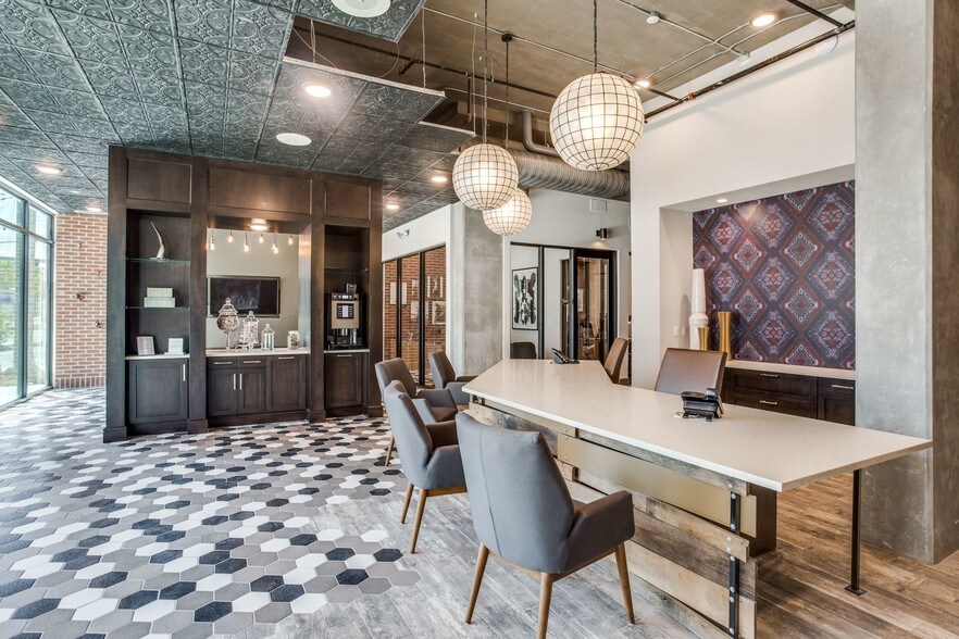 More Photos Of 195 W Davis St, Dallas Apartments For Lease