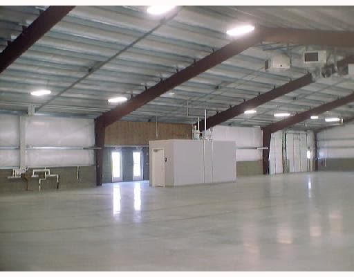 More Photos Of 171 S Lester Ave, Sidney Warehouse For Lease