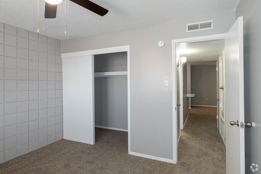 More Photos Of 5249 Wren Ave, El Paso Apartments For Sale