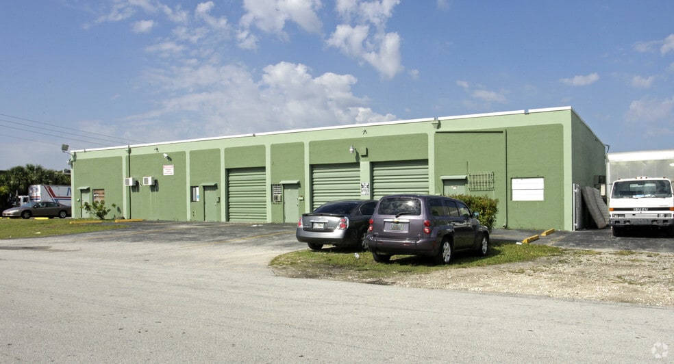 More Photos Of 18900-18950 NE 5th Ave, Miami Warehouse For Lease