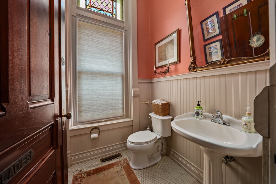 More Photos Of 809 Hall St, Saint Joseph Hospitality For Sale