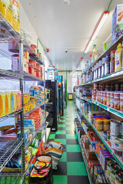 More Photos Of 606 E 1st, Rufus Convenience Store For Sale