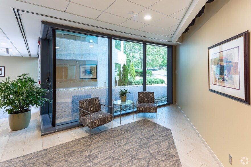 More Photos Of 10101 David Taylor Dr, Charlotte Office For Lease