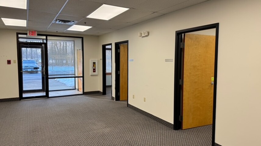 More Photos Of 270 Benton Dr, East Longmeadow Medical For Lease
