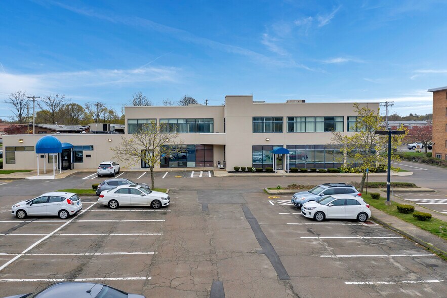 More Photos Of 2440 Whitney Ave, Hamden Office For Lease