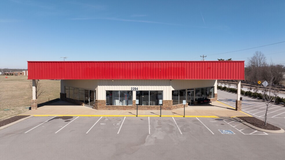More Photos Of 2204 NW Broad St, Murfreesboro Freestanding For Sale