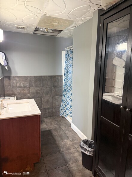 More Photos Of 1740 Defoor Pl NW, Atlanta Office For Sale