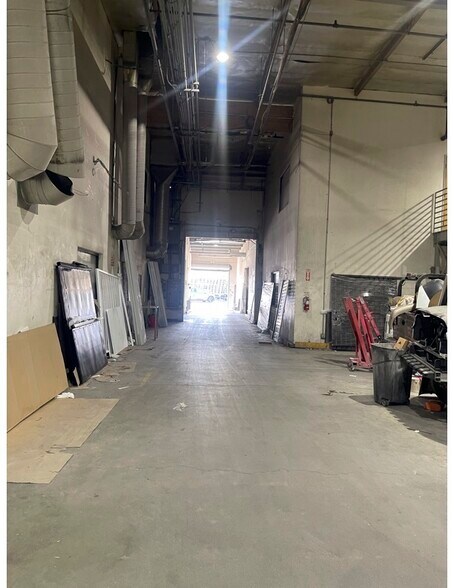 More Photos Of 5867 Jasmine St, Riverside Manufacturing For Lease