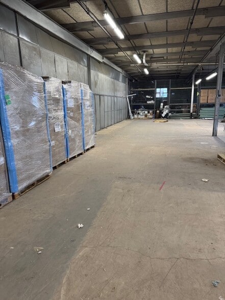 More Photos Of 35 Brown Ave, Springfield Warehouse For Lease