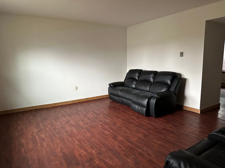 More Photos Of 726 S Huron St, Cheboygan Apartments For Sale