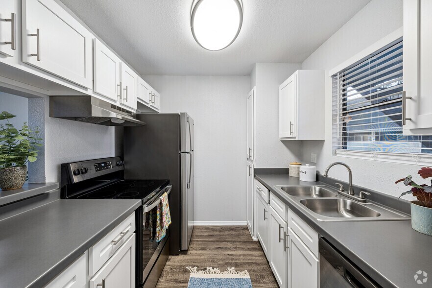 More Photos Of 6947 Everhart Rd, Corpus Christi Apartments For Sale