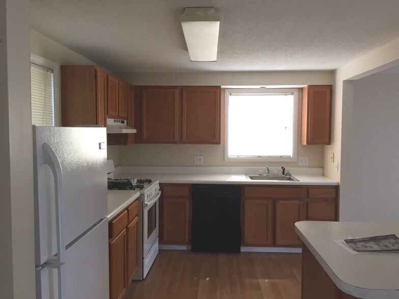 More Photos Of 4973-5271 Tuscarora Rd, Niagara Falls Apartments For Sale
