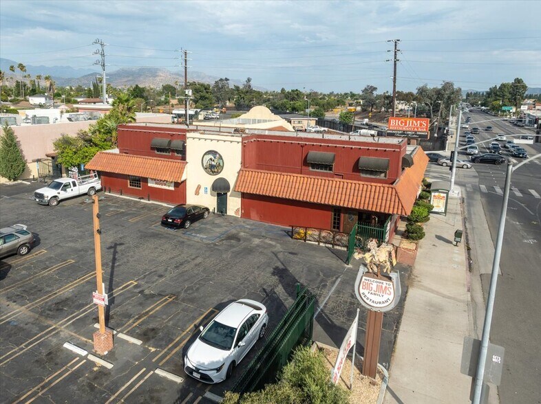 More Photos Of 8950 Laurel Canyon Blvd, Sun Valley Restaurant For Sale