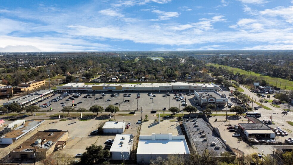 More Photos Of 4430 W Fuqua St, Houston Storefront For Lease
