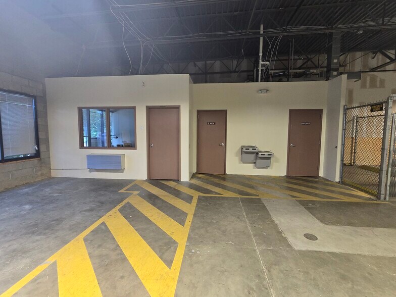 More Photos Of 2960 Technology Pl, Waldorf Research And Development For Lease