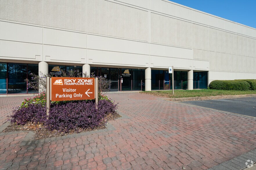More Photos Of 1650 Airport Rd, Kennesaw Warehouse For Lease